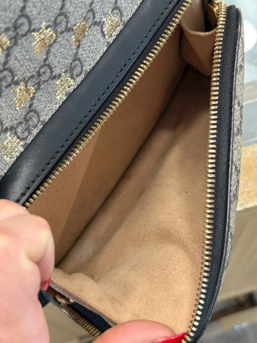 Pre Owned Gucci GG Supreme Bee Print Backpack